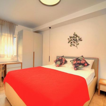 Apartments Villa Rojnica Елса Экстерьер фото