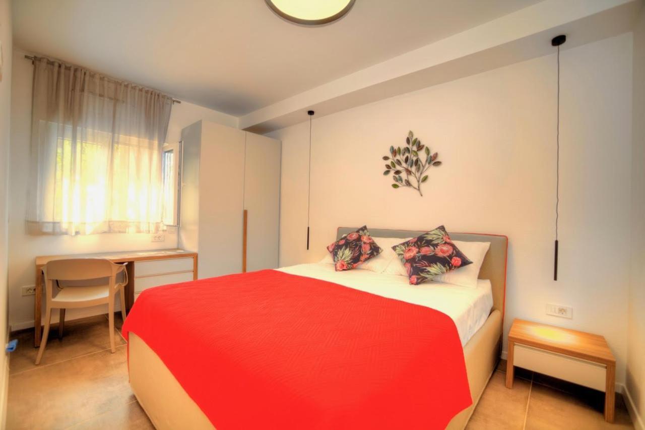 Apartments Villa Rojnica Елса Экстерьер фото